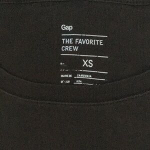 GAP The Favorite Crew Size XS, 100% Cotton, Made in Cambodia